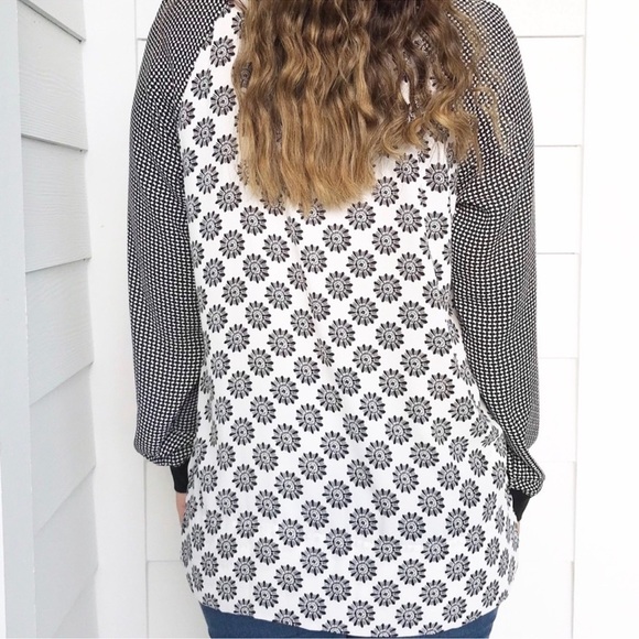 LOFT Black and White Mixed Print Long Sleeve Top Sz S - Picture 4 of 12